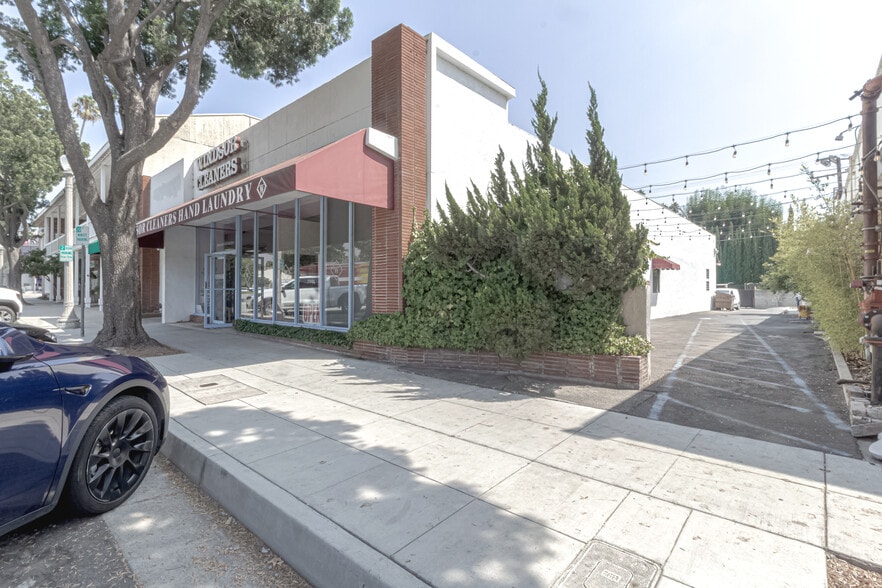 More Photos Of 2040-2050 Huntington Dr, San Marino Storefront For Sale