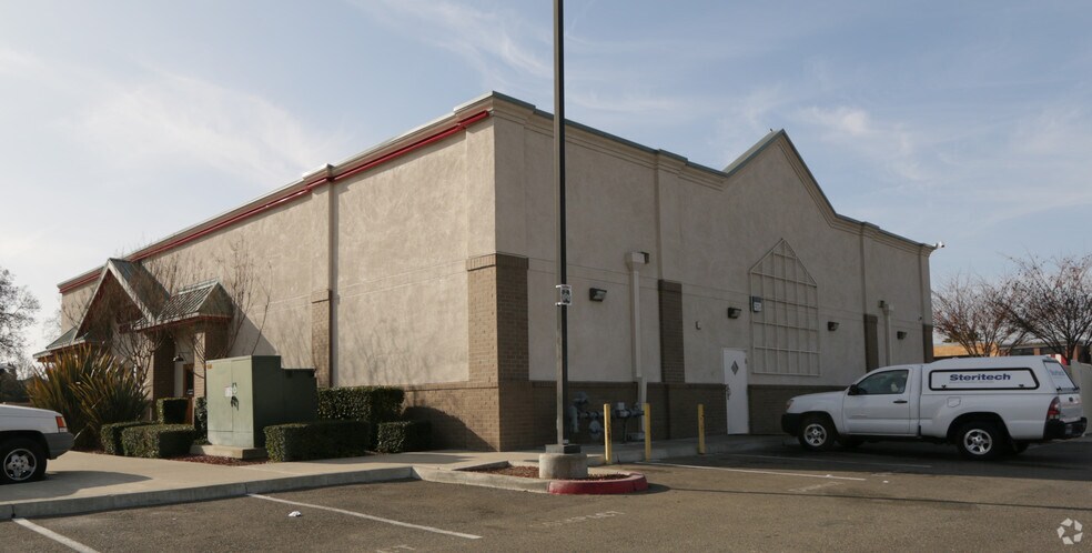 More Photos Of 7221 Laguna Blvd, Elk Grove Restaurant For Sale