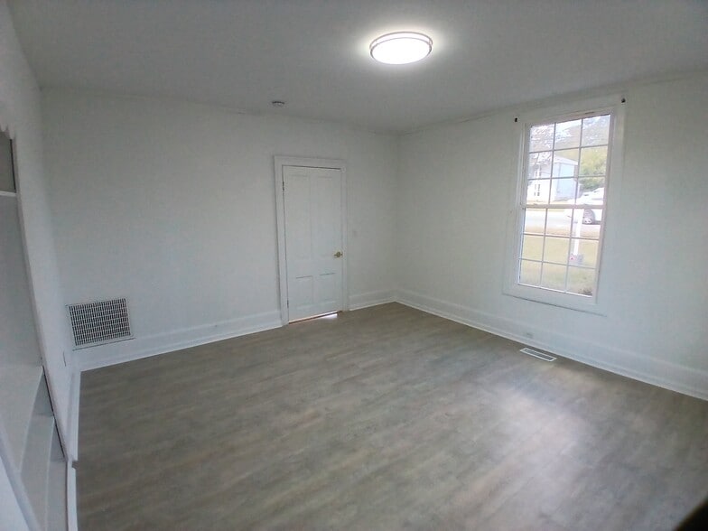 More Photos Of 119 W Main St, Youngsville Freestanding For Sale