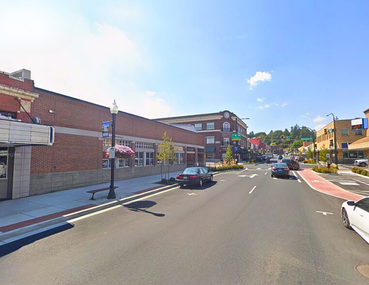 More Photos Of 301 E Main St, Pullman Bank For Lease