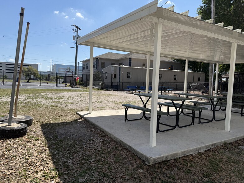 More Photos Of 1511 S US Highway 301, Tampa Office For Sale