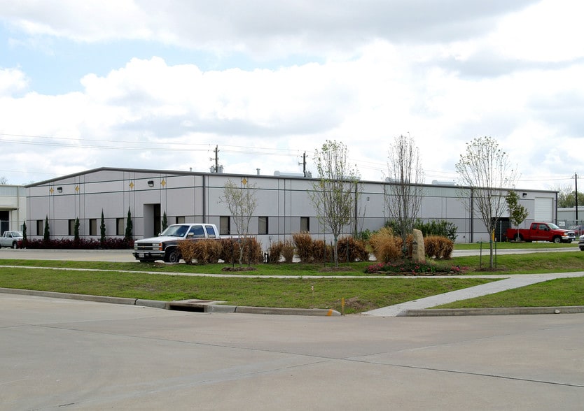 Primary Photo Of 931 Seaco St, Deer Park Warehouse For Lease