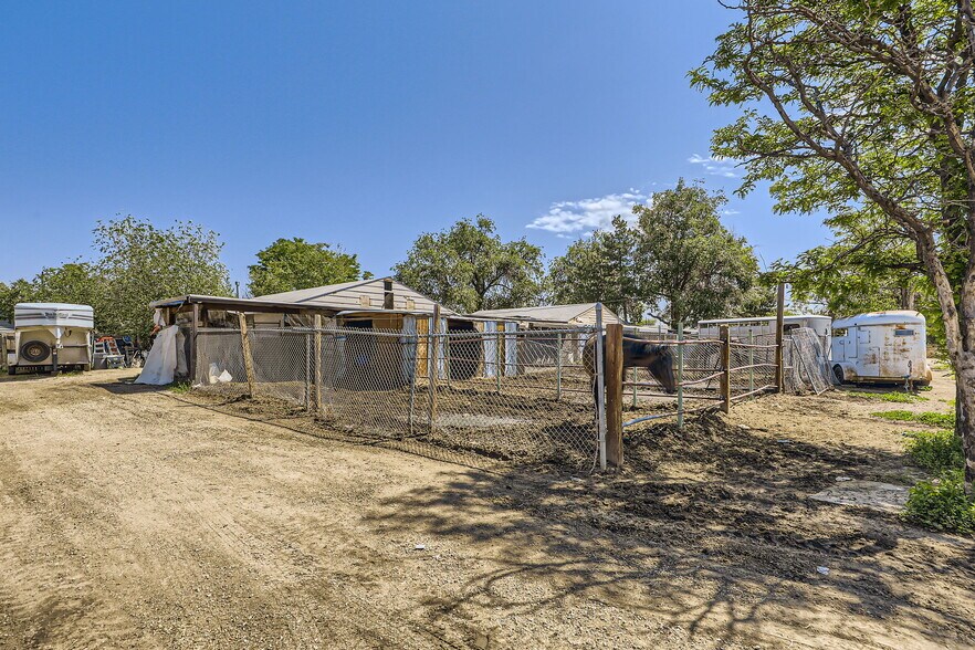 More Photos Of 8690 Verbena St, Commerce City Warehouse For Sale
