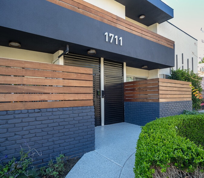 More Photos Of 1711 Granville Ave, Los Angeles Apartments For Sale