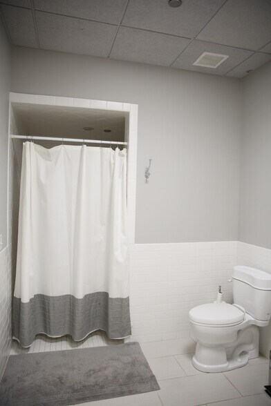 More Photos Of 940 Route 28, Harwich Office Residential For Lease