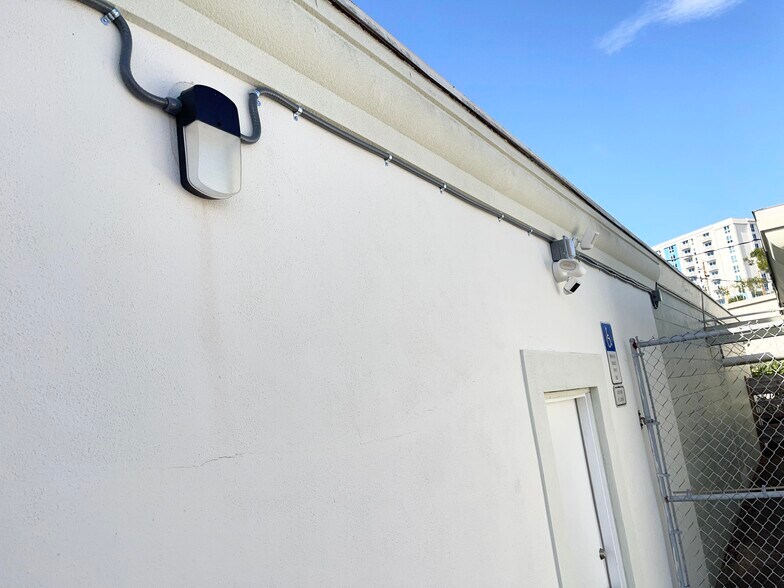 More Photos Of 1155 NE Cleveland St, Clearwater Office Residential For Lease