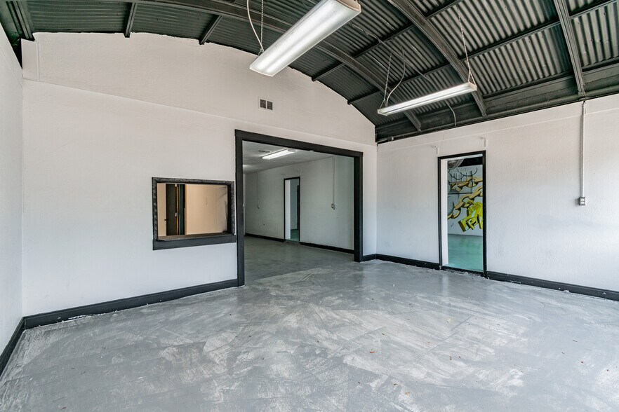 More Photos Of 3410 E 7th Ave, Tampa Loft Creative Space For Lease