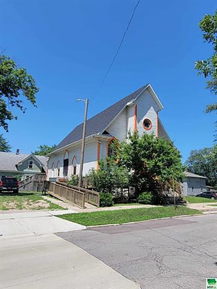 More Photos Of 423 George St, Sioux City Specialty For Sale