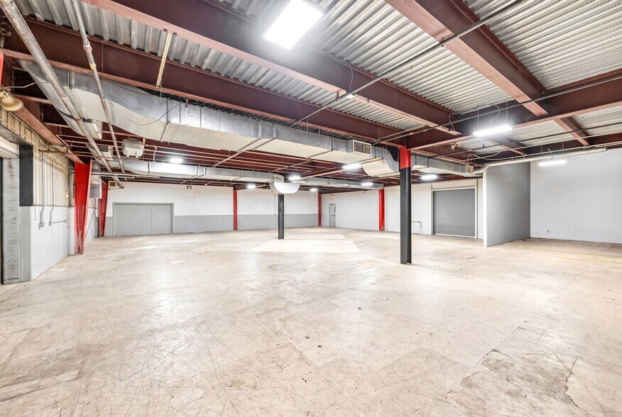 More Photos Of 6 Industrial Rd, Windsor Locks Manufacturing For Sale