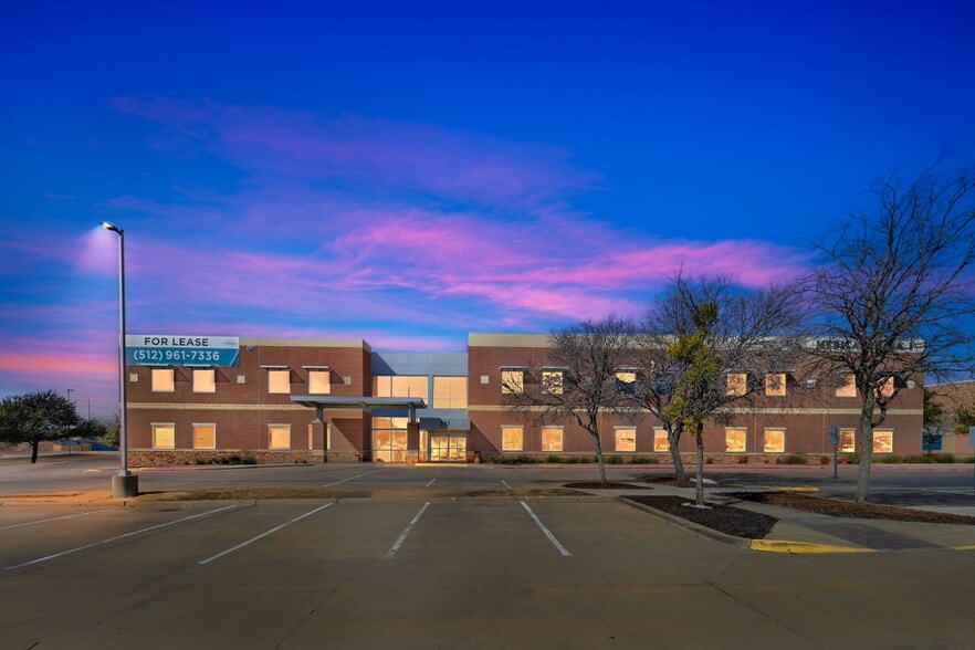 Primary Photo Of 341 Wheatfield Dr, Sunnyvale Medical For Lease