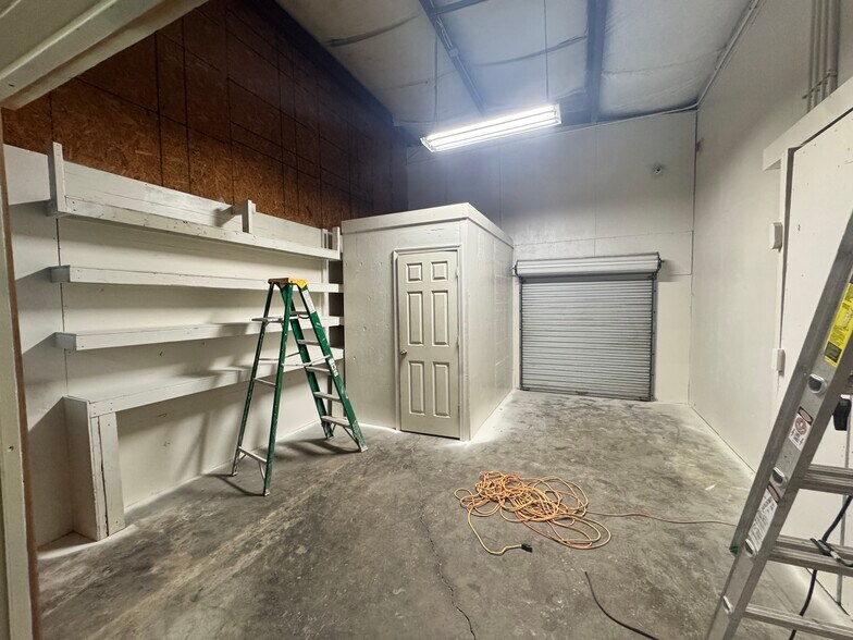 More Photos Of 2385 Corbett St, Jacksonville Warehouse For Lease