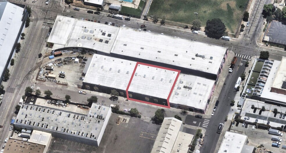 More Photos Of 1600-1700 Kirkham St, Oakland Manufacturing For Lease