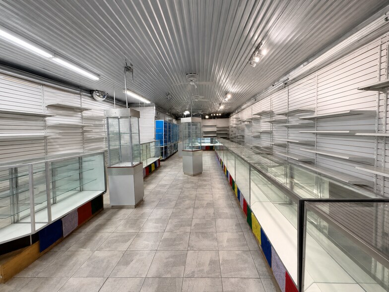 More Photos Of 508 S Broadway, Baltimore Storefront Retail Office For Lease