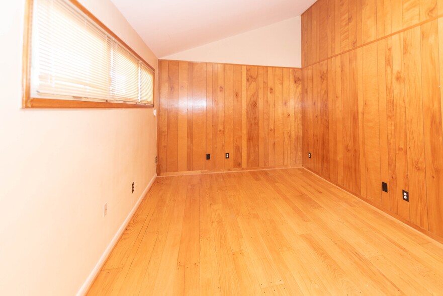 More Photos Of , Arbutus Multifamily For Sale