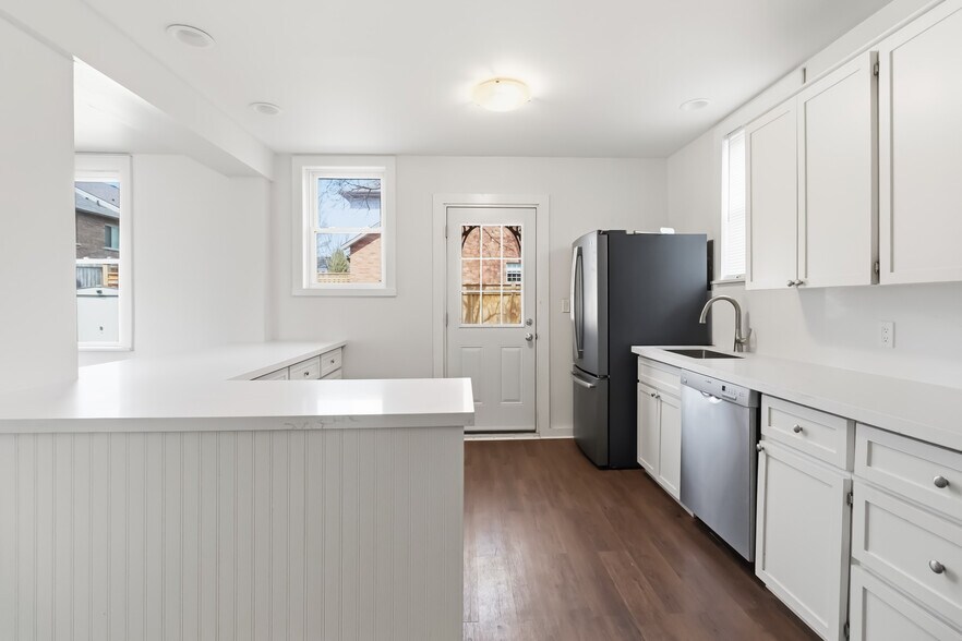 More Photos Of 250 Plains Rd W, Burlington Multifamily For Sale