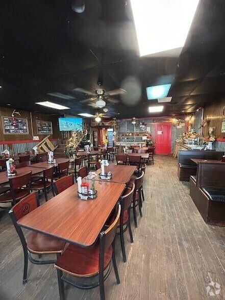 More Photos Of 107 N Kent St, Gorman Storefront Retail Residential For Sale