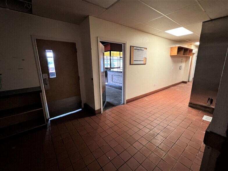 More Photos Of 5185 State Route 30, Greensburg Restaurant For Lease