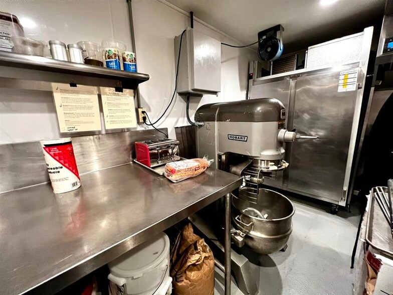 More Photos Of 307 Main St, Hollandale Restaurant For Sale