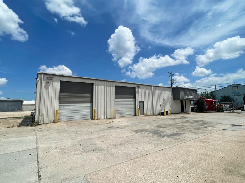6815 Lindbergh St, Houston, TX 77087 Industrial For Sale
