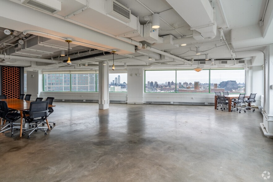 More Photos Of 55 Prospect St, Brooklyn Office For Lease