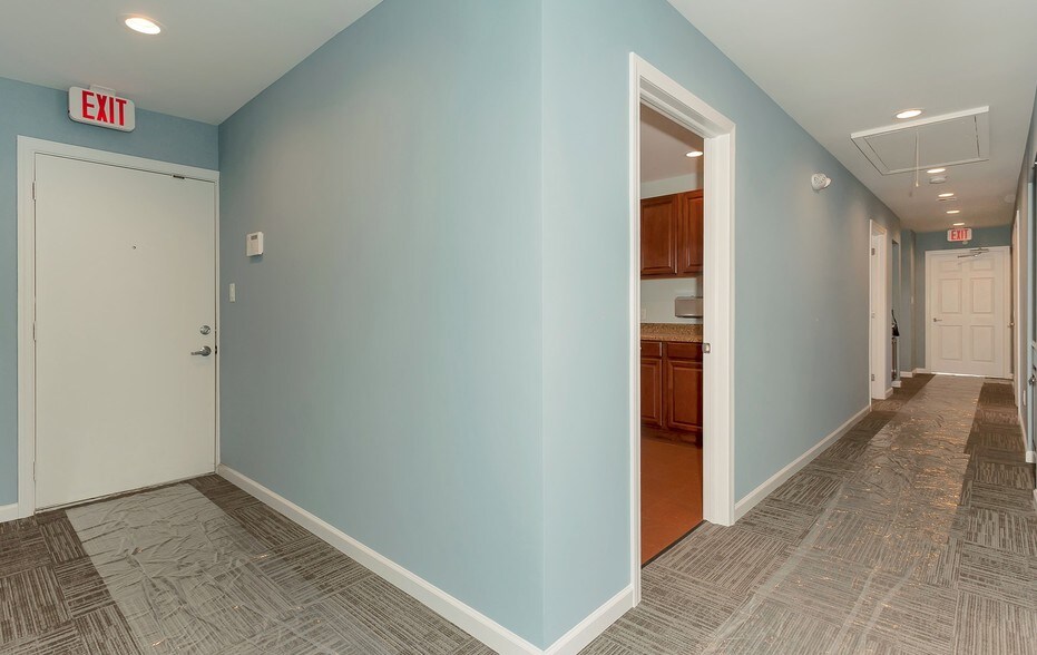 More Photos Of 760 Wellwood Ave, Lindenhurst Office For Sale