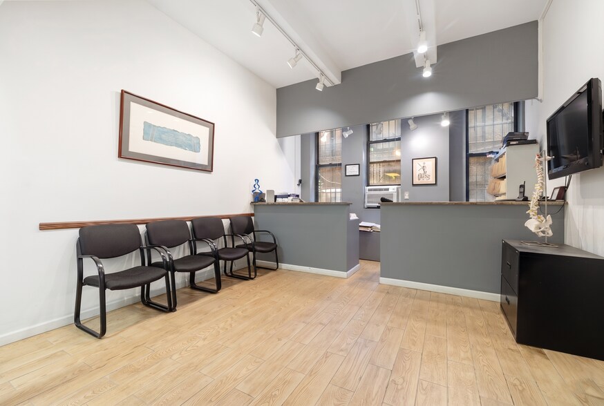 More Photos Of 235 E 49th St, New York Apartments For Sale
