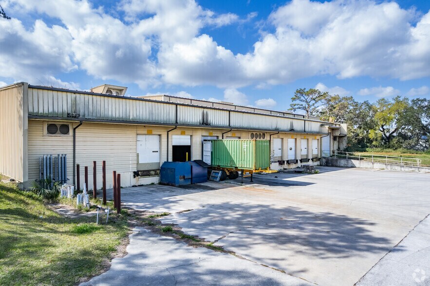 More Photos Of 3301 W Main St, Leesburg Warehouse For Lease