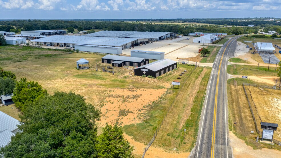 More Photos Of 1440-A TX-237, Round Top Flex For Sale