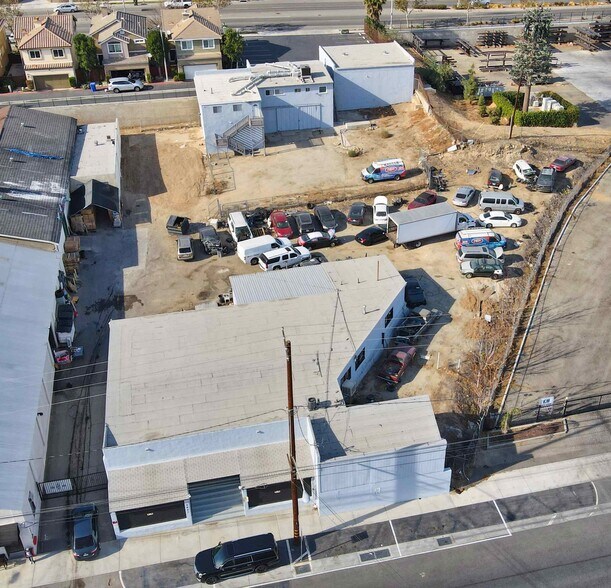 More Photos Of 2810 Market St & 2867 Main St, Riverside Warehouse For Sale