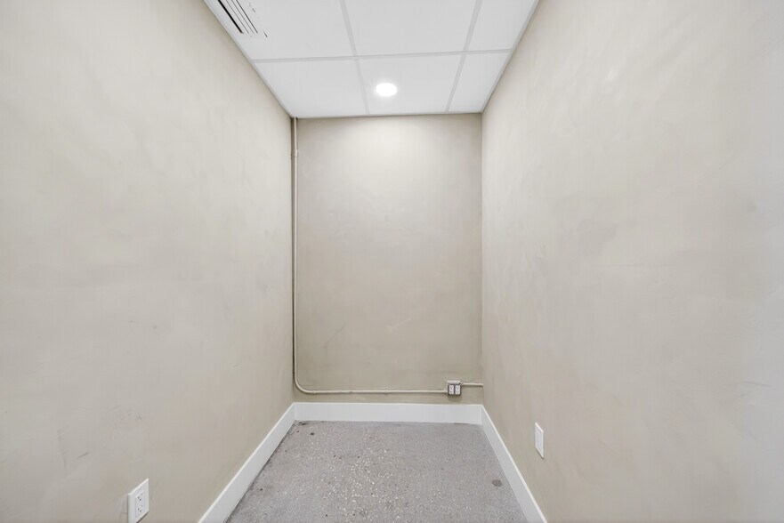 More Photos Of 12301-12327 SW 133rd Ct, Miami Light Distribution For Lease