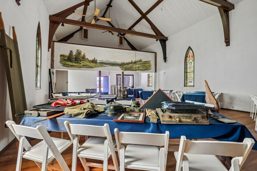 More Photos Of 206 W Spruce St, Gillespie Religious Facility For Sale