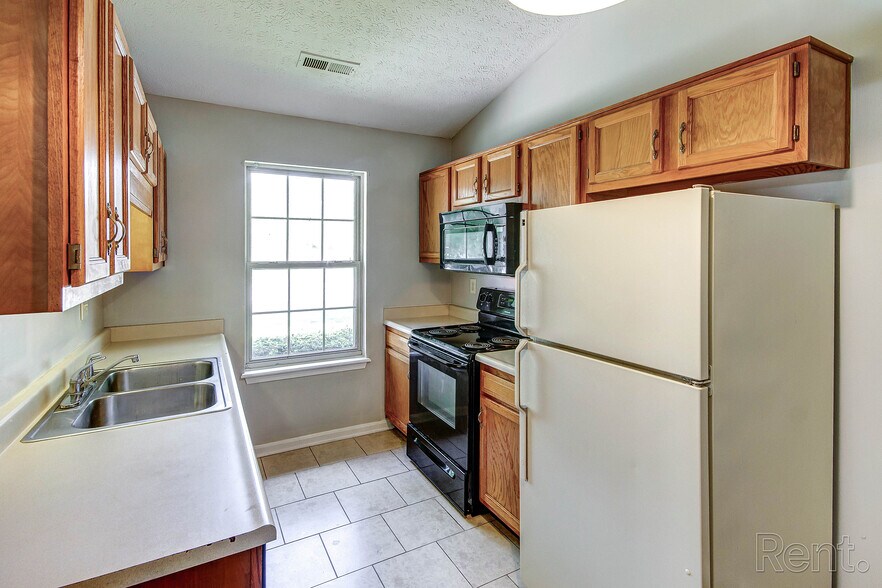 More Photos Of 220 Harrison St, Scottsburg Apartments For Sale