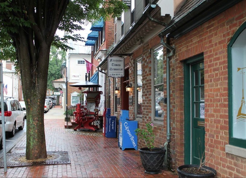 More Photos Of 39 Culpeper St, Warrenton Office For Lease