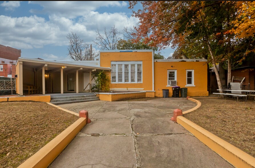 Primary Photo Of 193 Elm St, Holyoke Flex For Sale