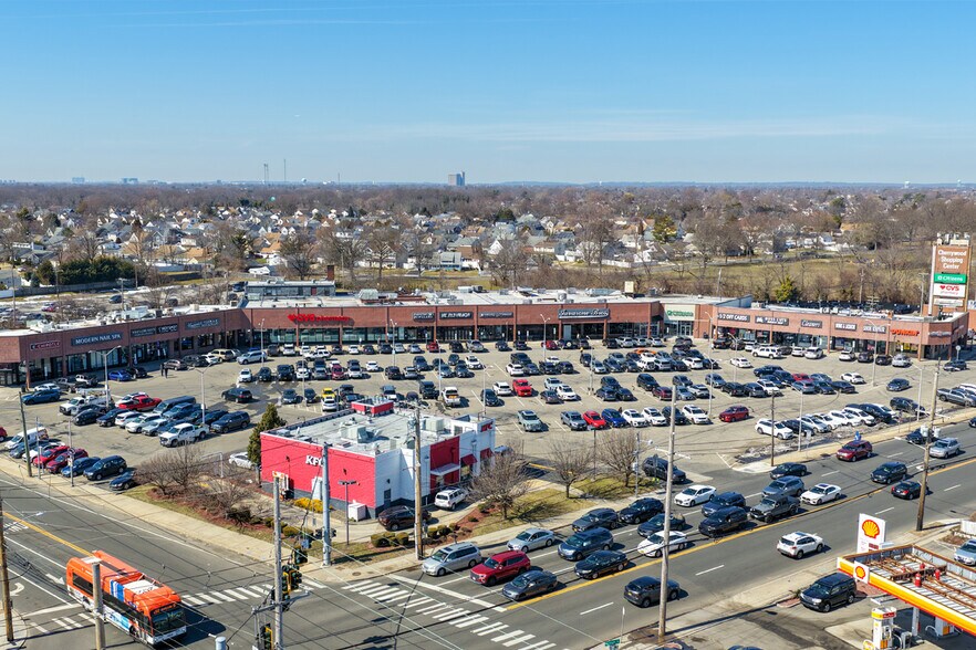 Primary Photo Of 1170-1194 Wantagh Ave, Wantagh Bank For Lease