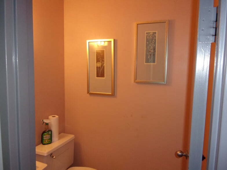 More Photos Of 114 Oakgrove Rd, Sterling Warehouse For Sale