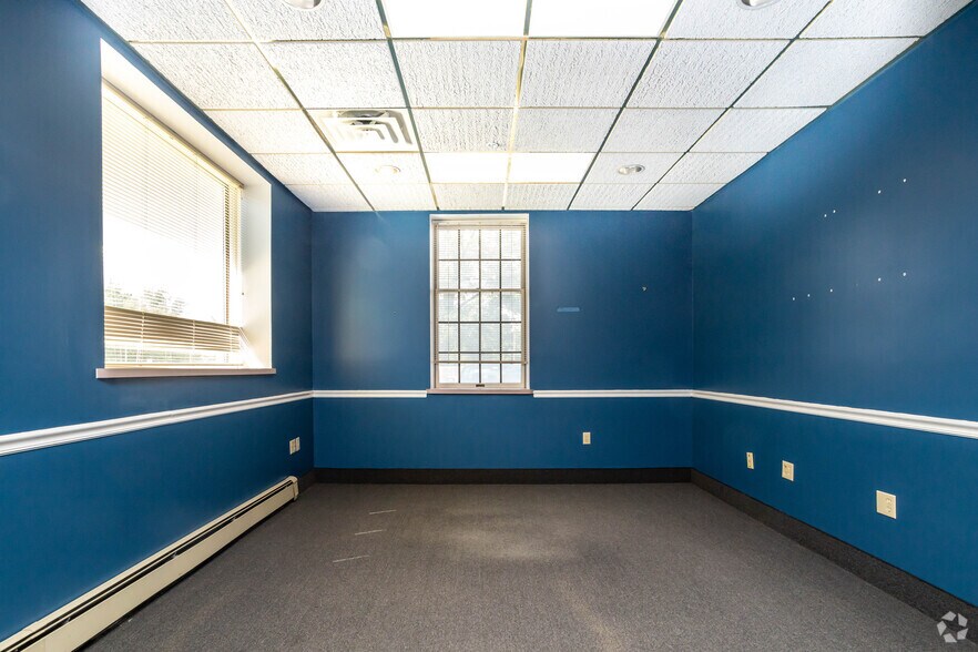 More Photos Of 338 Harris Hill Rd, Buffalo Office For Lease