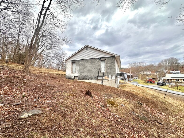 More Photos Of 105 Smith St, Beckley Religious Facility For Sale