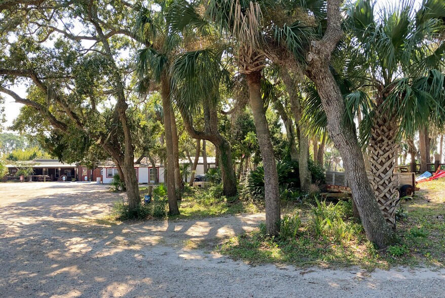 More Photos Of 2111 Sea Island Pky, Saint Helena Island General Retail For Sale
