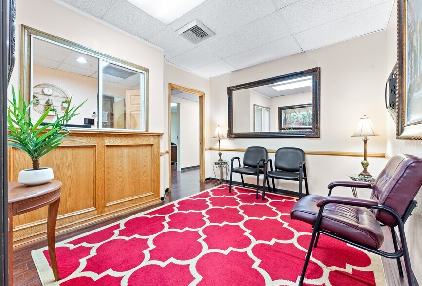 More Photos Of 2107 N Broadway, Santa Ana Loft Creative Space For Sale