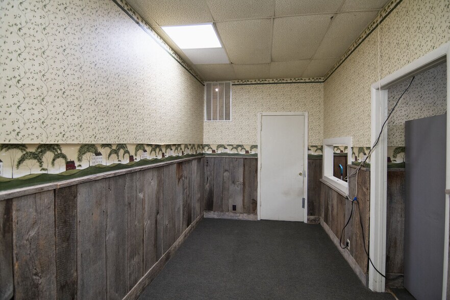 More Photos Of 1931 Alta Dr, Alderson General Retail For Sale