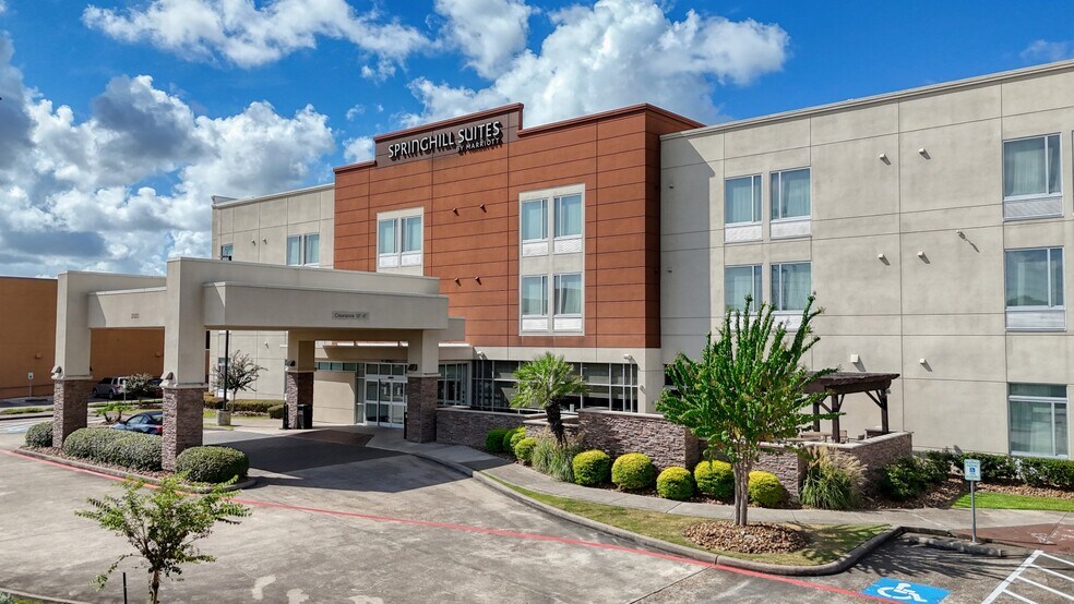More Photos Of 2120 Nasa 1 Rd, Seabrook Hotel For Sale