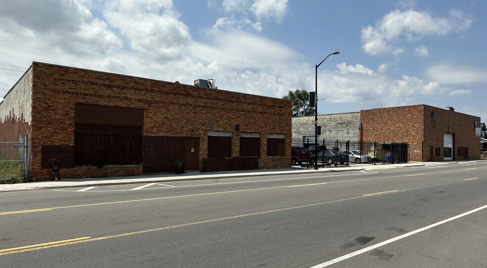 More Photos Of 13231 Conant St, Detroit Storefront Retail Office For Sale
