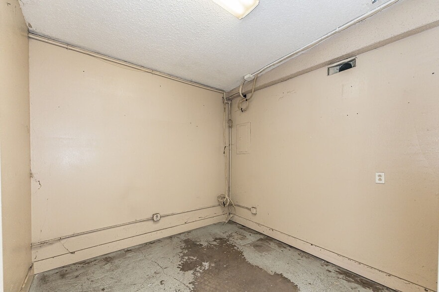 More Photos Of 4516 S St Peters Pky, Saint Charles Auto Dealership For Sale