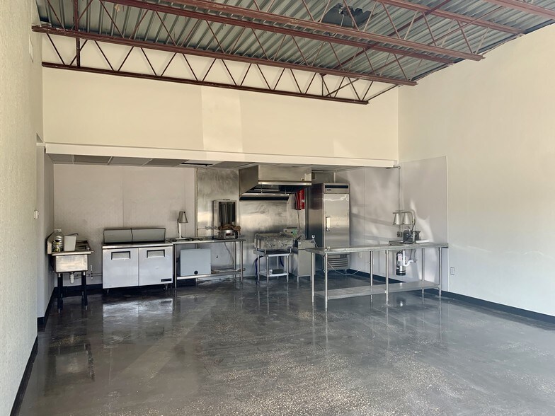 More Photos Of 9714 N Nebraska Ave, Tampa Restaurant For Sale