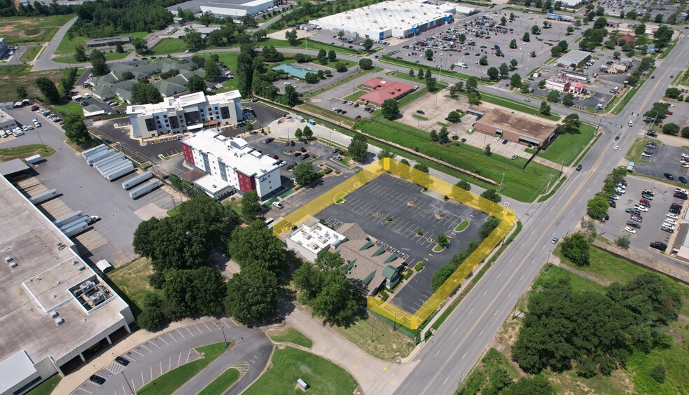 More Photos Of 4000 Vali Ct, North Little Rock Restaurant For Sale