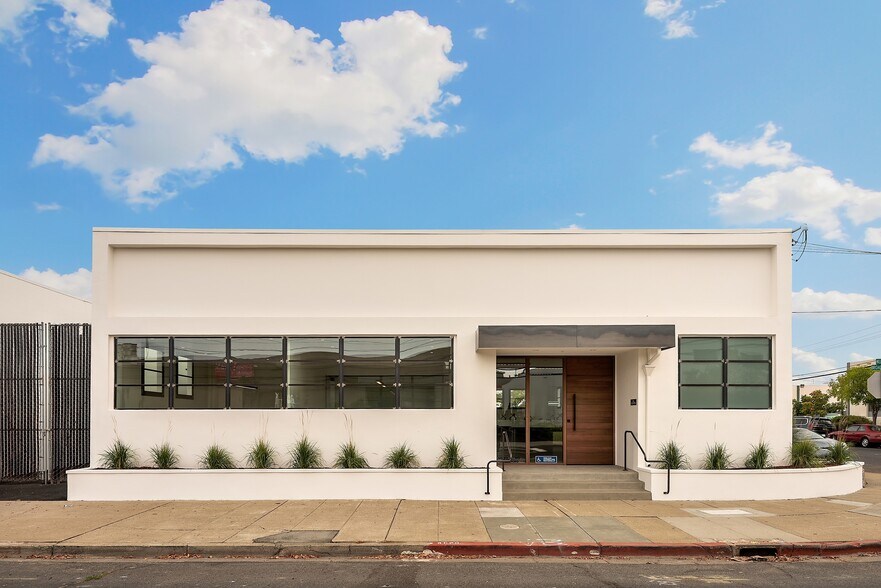 More Photos Of 730 Broadway, Redwood City Research And Development For Lease