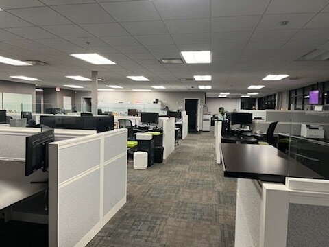 More Photos Of 7820 E Pleasant Valley Rd, Independence Loft Creative Space For Lease