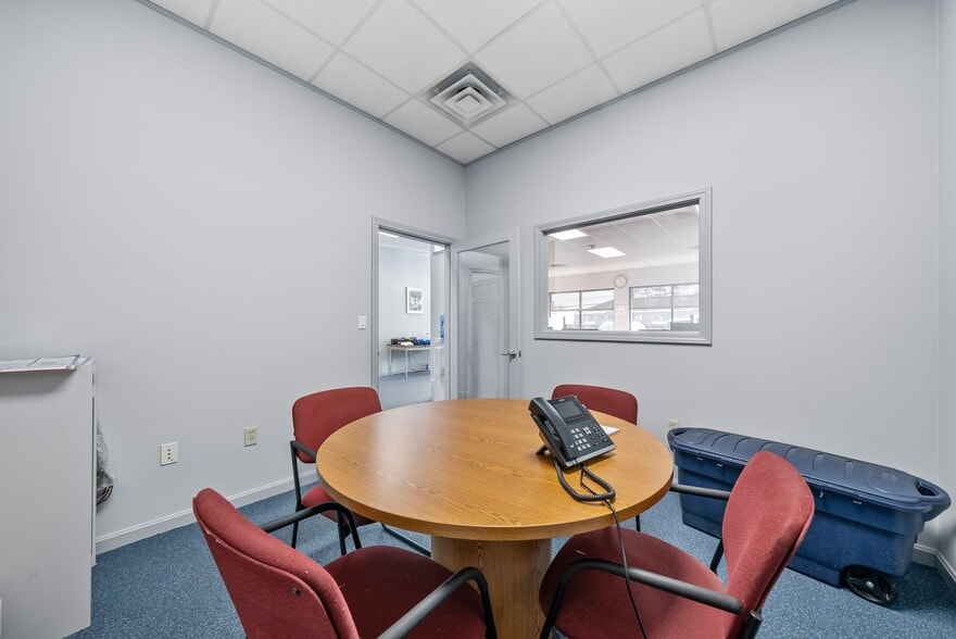 More Photos Of 180 Winter St, Bridgewater Unknown For Lease