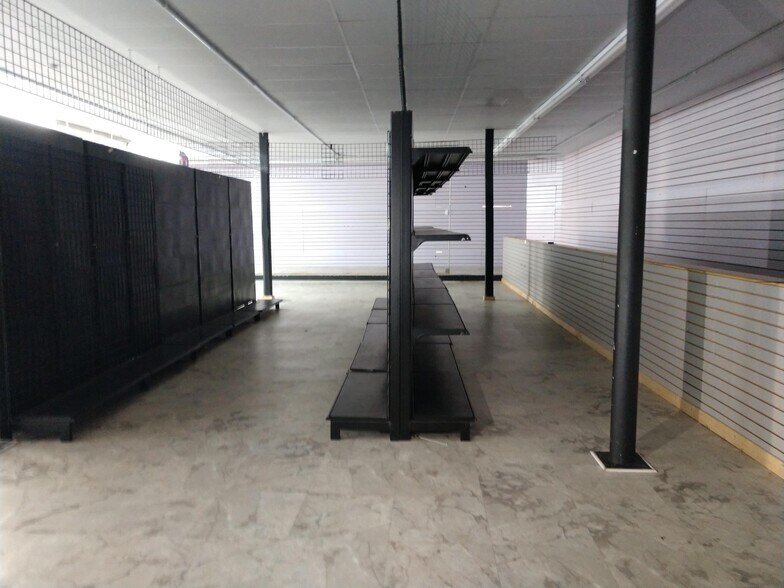 More Photos Of 3380 Summer Ave, Memphis Freestanding For Lease